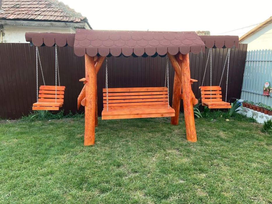 Balansoar rustic de grădină