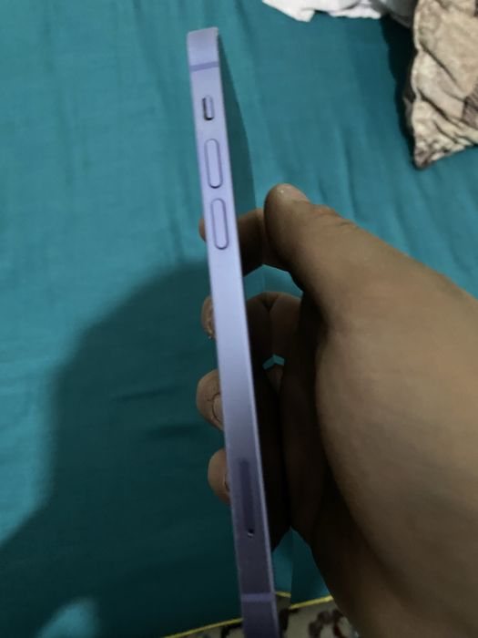 Продам айфон 12