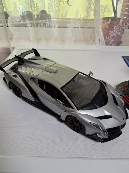 Кола с дистанционно