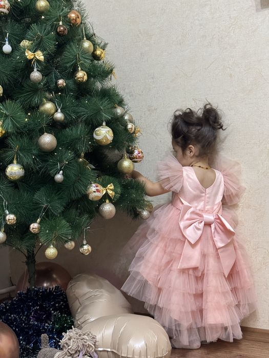 Нарядное праздничное платье