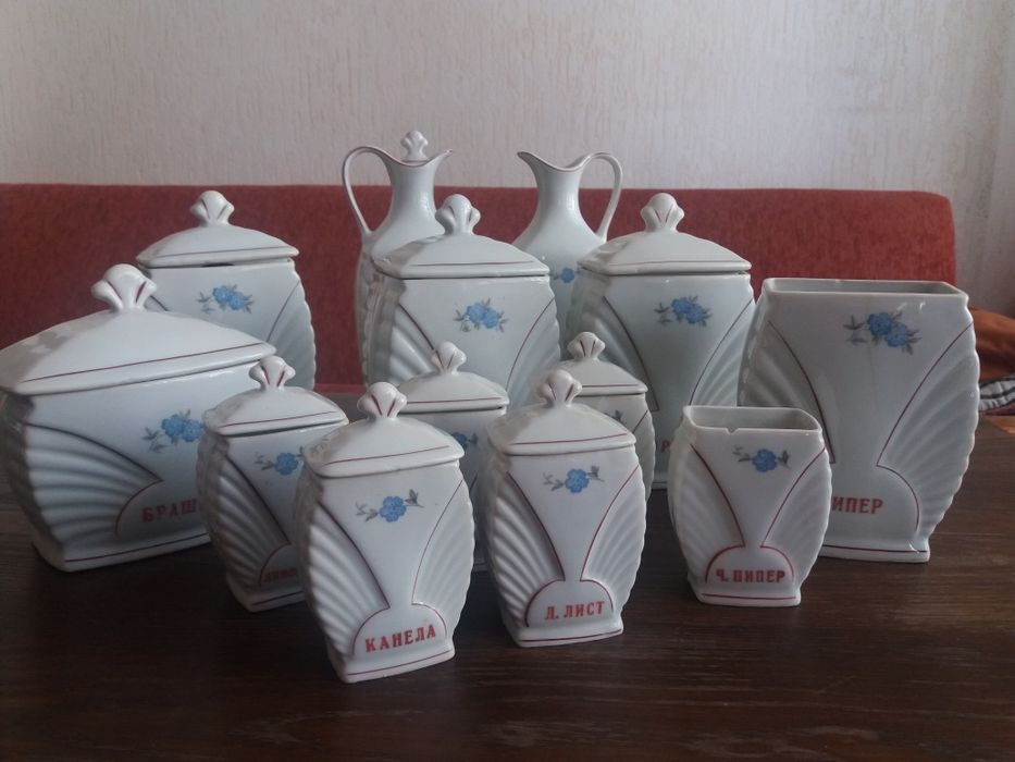 Ретро сервизи за подправки.