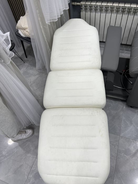 Массажная кушетка