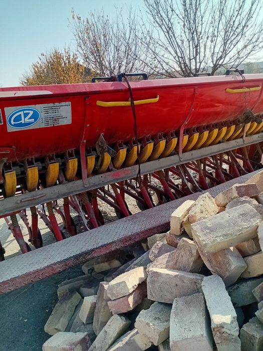 Bug'doy seyalka sotiladi.