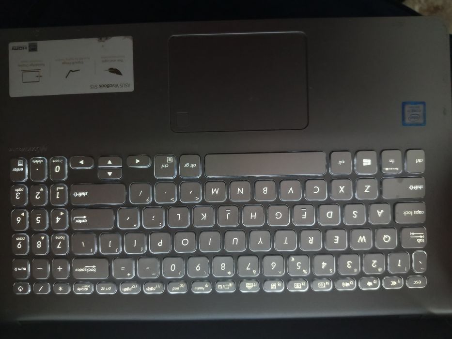 Laptop ASUS VivoBook S15 X530FA – Intel i7, Windows 11 Pro
Vând laptop