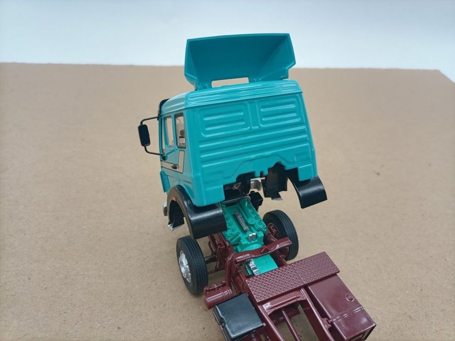 Mercedes Benz ng2232  тягач модель в масштабе 1:43