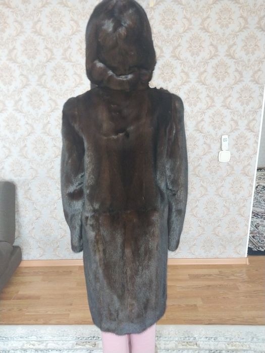 Продам норковую шубу