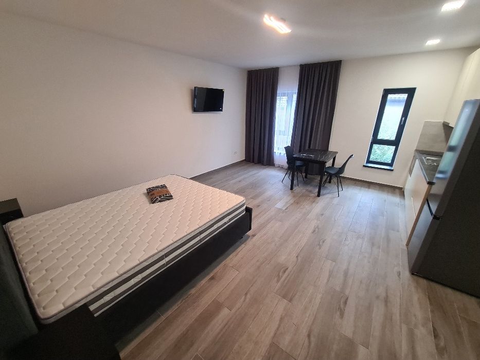 Închiriez garsoniera studio