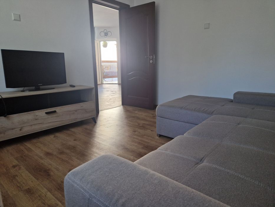 3 camere de inchiriat la casa