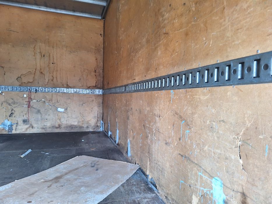 Алуминиев фургон за склад с размери 4.00 на 2.20 на 2.40 висок