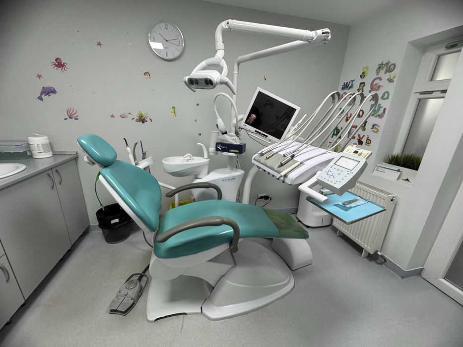 Unit/scaun dentar cabinet stomatologic Evo Tech by Poka