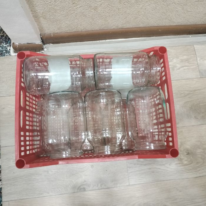 Банки чистые 1 литровые. За 10 шт= 8000 сум