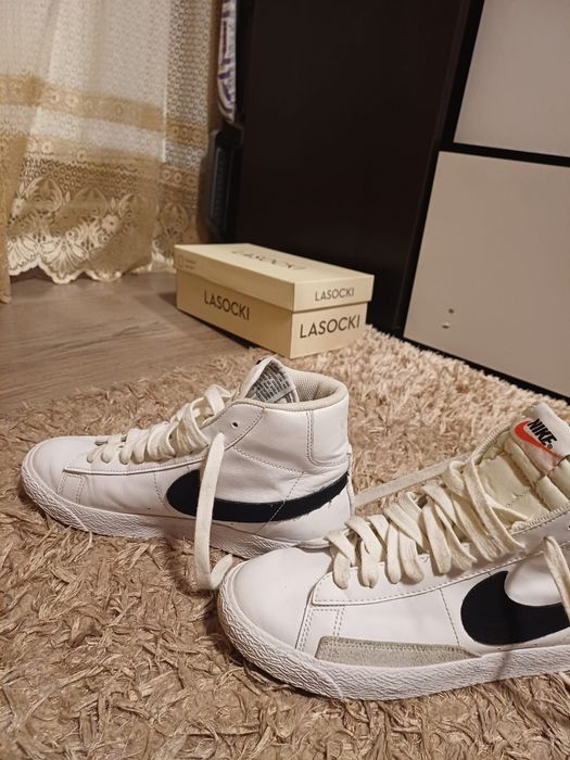 Nike blazer 37.5