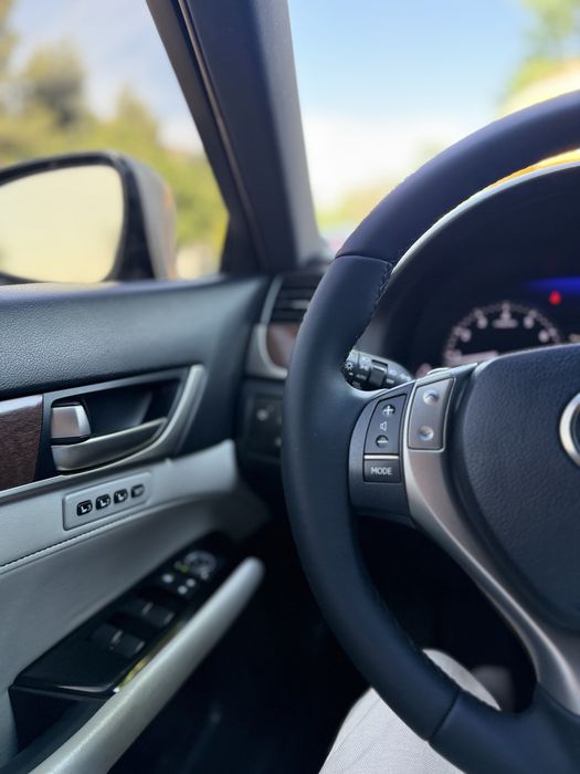 Lexus Gs awd 350  3.5 л сотилади 2013-14