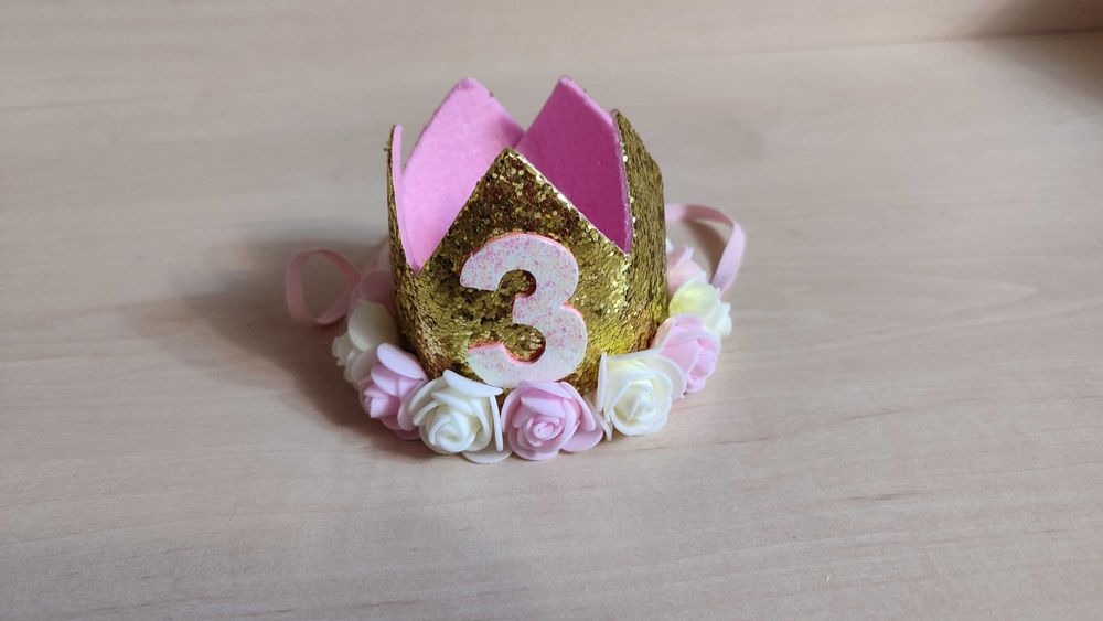 Повязки-короны на три года