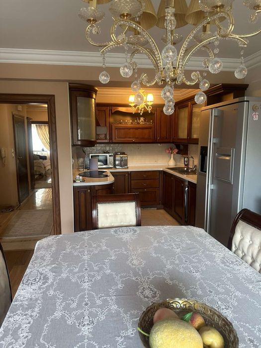 Луксозен тристаен апартамент в Благоевград