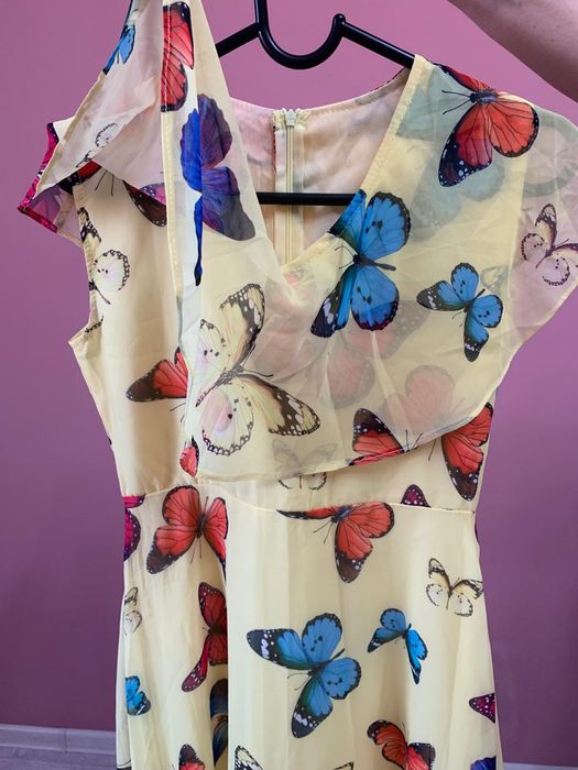 Продается платье БУ