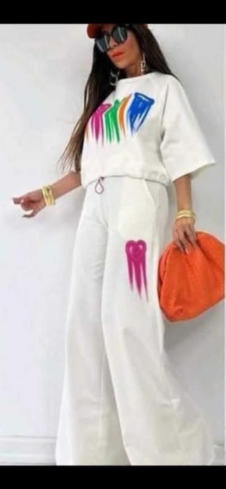 Дамски спортен комплект