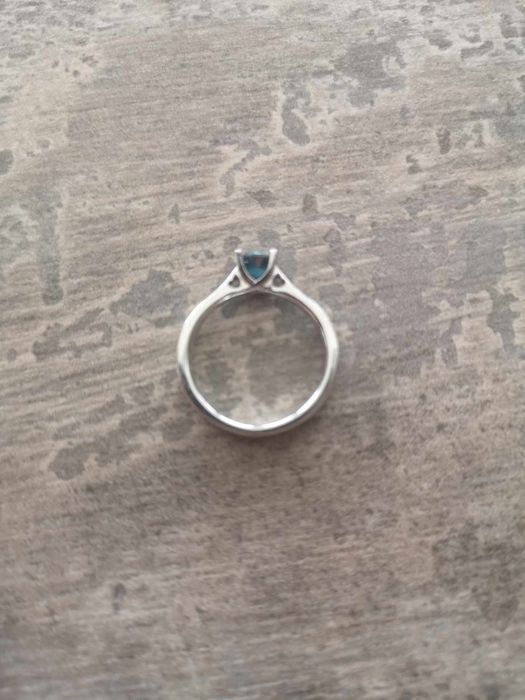 Златен дамски пръстен