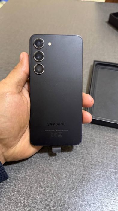 Samsung S23 8/256 telefon xolati alo umaman qotish nimaligni bilmaydi