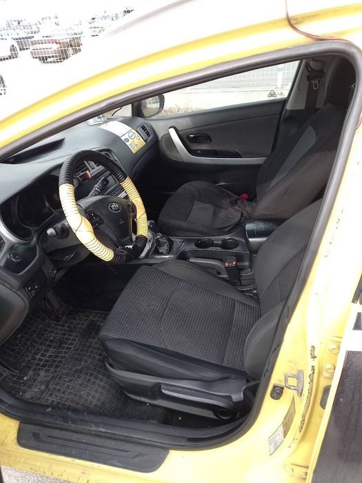 Kia Ceed 1.4 бензин 2013 г. Газ, обслужена, готова за работа