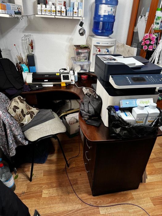 Шкаф стол стул все по 5000