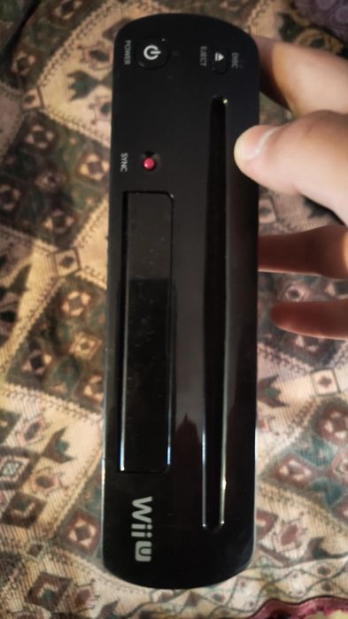 Nintendo Wii U 32GB + 1 игра