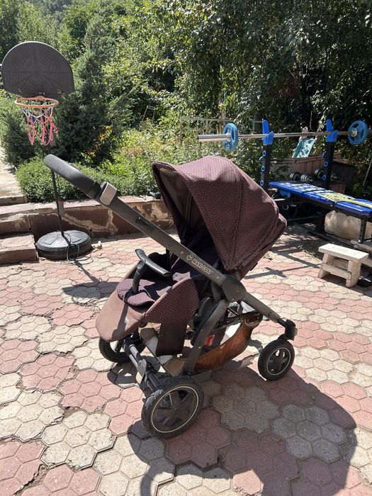 Коляска Maxi Cosi