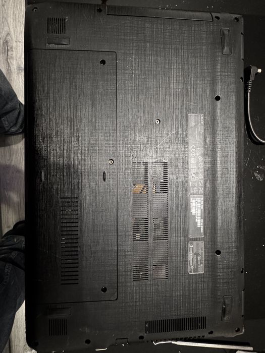 Vând laptop Acer Aspire E5-774G