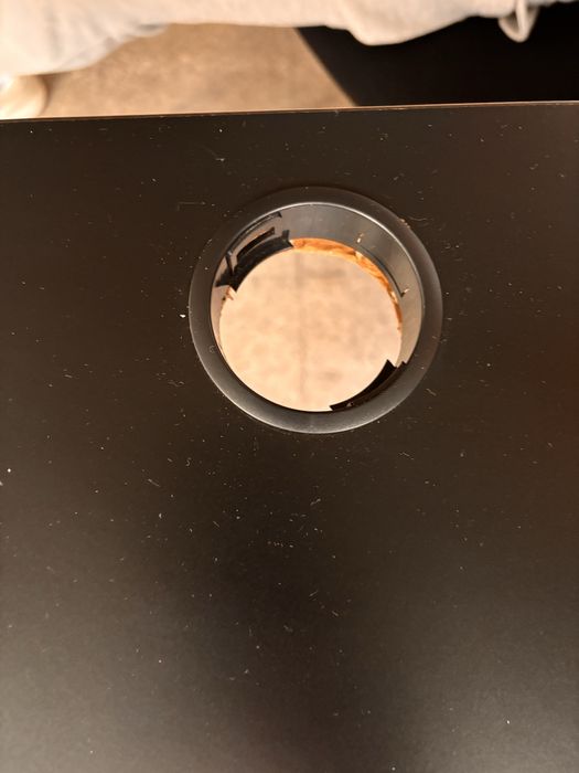 Бюро с леки следи от употреба