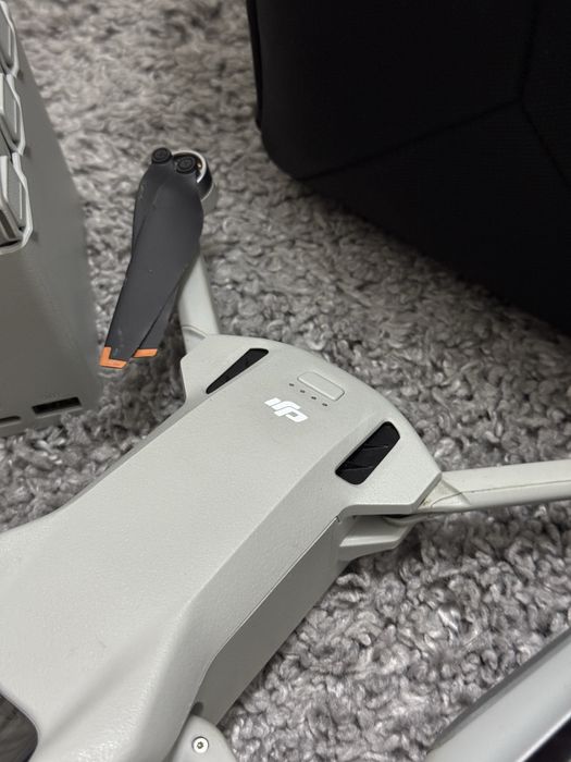 Дрон DJI MINI 3 срочно