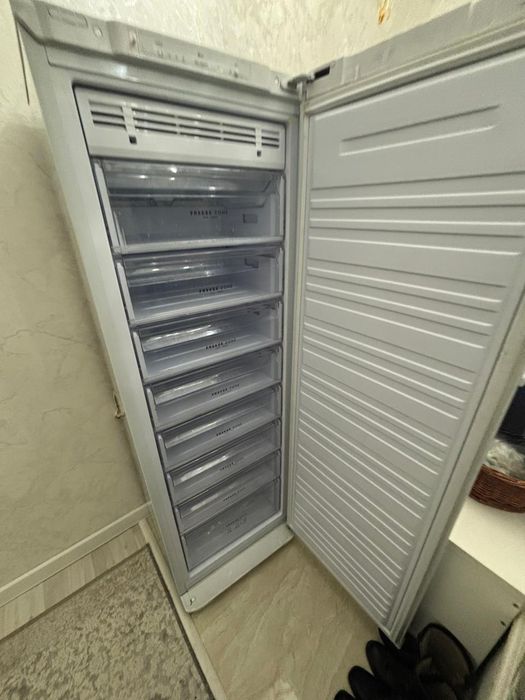 Продам морозильник бирюса