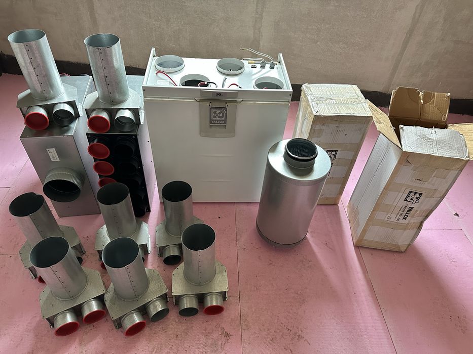 Sistem de ventilatie cu recuperator de caldura Vallox