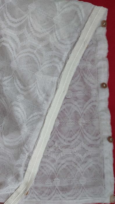 Продавам дълга завеса бяла, готова за окачване