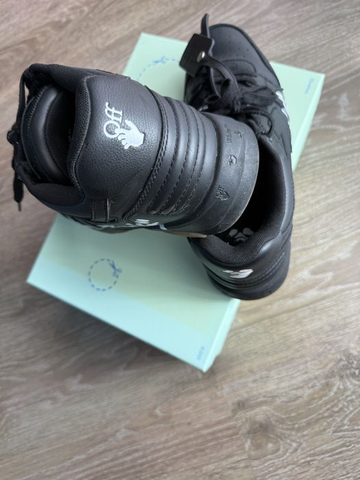 Adidasi Off  White mas 42