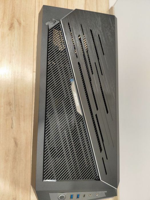 Корпус Gigabyte C450 Glass