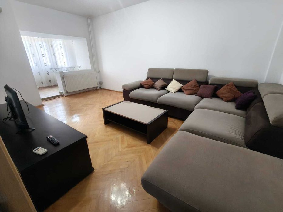 3 camere de inchiriat