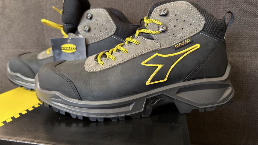 Работни обувки с бомбе