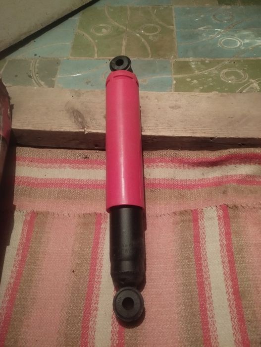 Продам амортизаторы новые