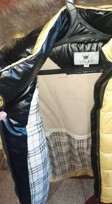 Продам  пуховик для девочек