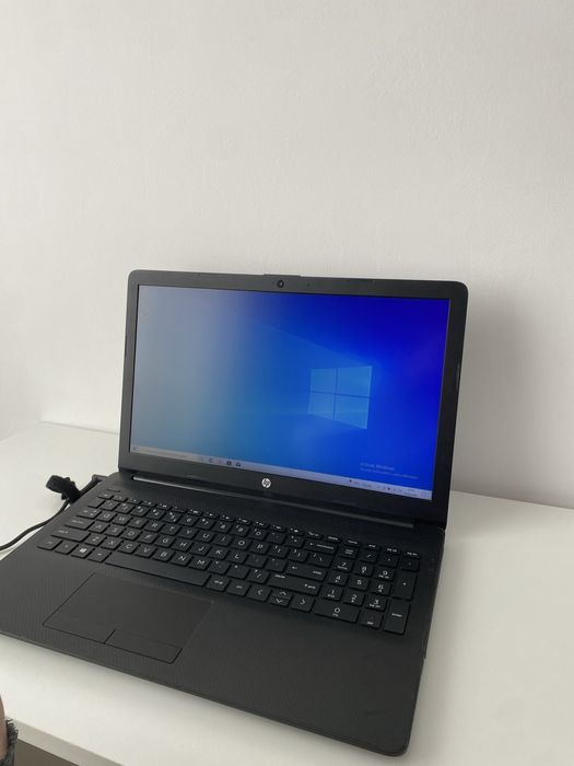 Laptop HP, potrivit pentru office si stocarea pozelor