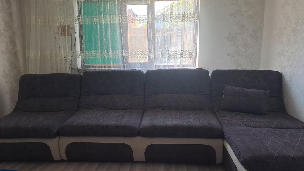 Диван в хорошем состояний