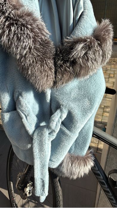 Haina alcantara cu guler de blana vulpe argintie