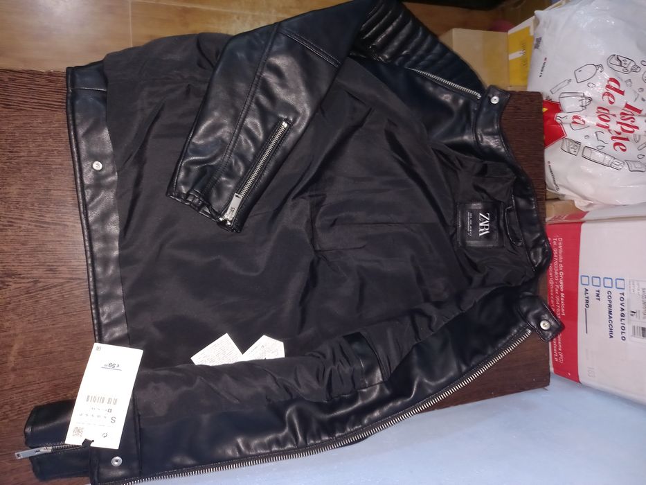 Geaca de piele neagra Zara S pentru barbati