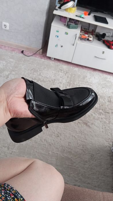 Ботинки лаковые, кожаные