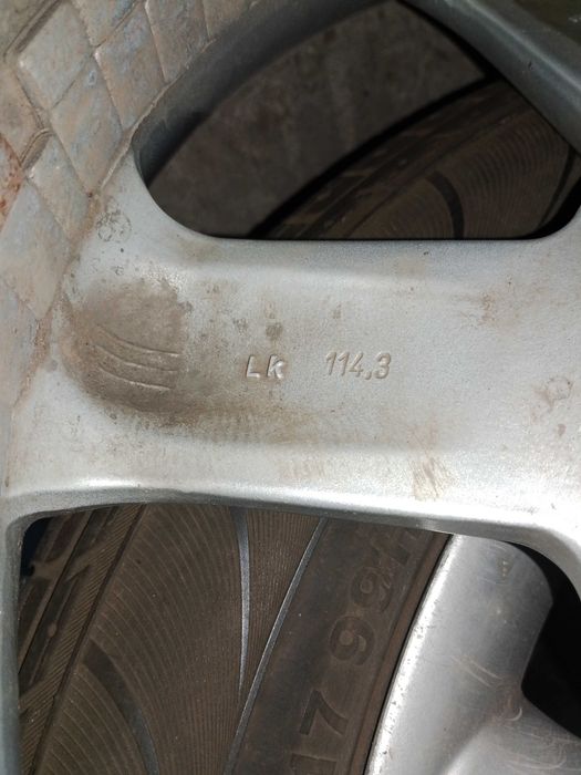 Продам комплект дисков R17/5×114.3