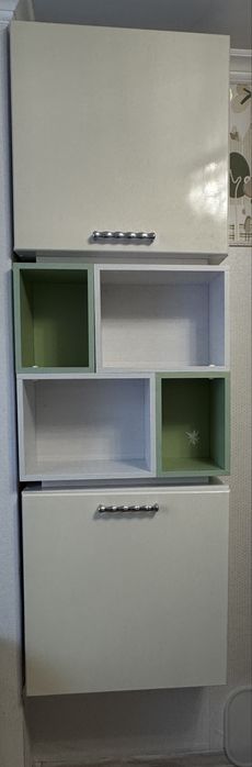 Продам детский письменнвй стол с полками