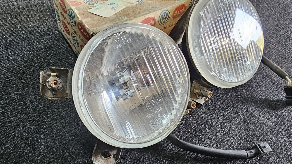 set proiectoare ceata hella originale volkswagen golf 2

stare buna
se