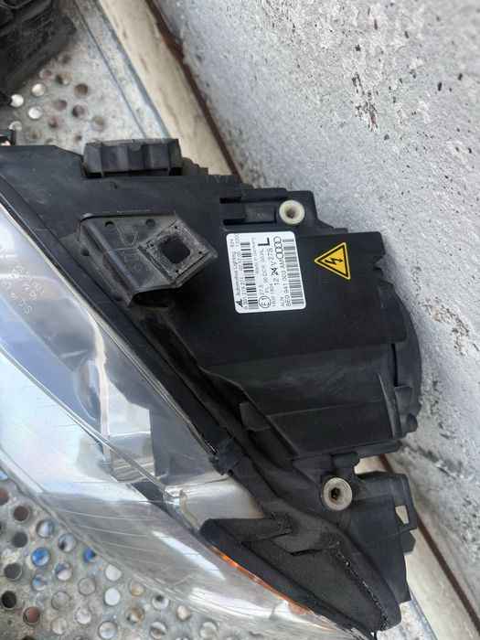 Оригинални Би-Ксенон фарове за Audi A4 B7 (2004-2008) – AL / Magneti Marelli