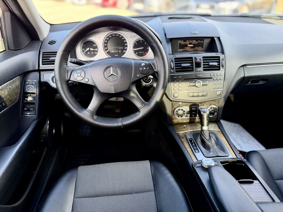 • Mercedes C Classe C220 2010 / Automat / Parc Auto • Rate • Garantie •