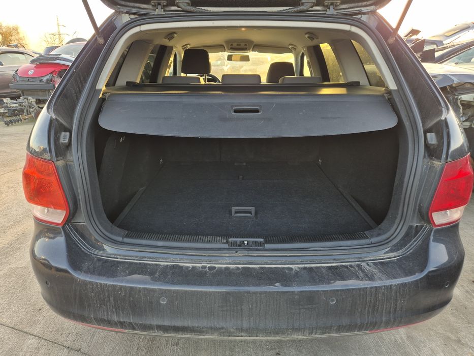 Dezmembram Volkswagen  Golf 5 Combi 4 Motion 1.9tdi BLS